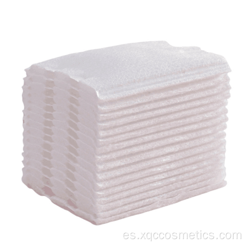 Almohadillas de algodón cosmético para el cuidado de la piel.